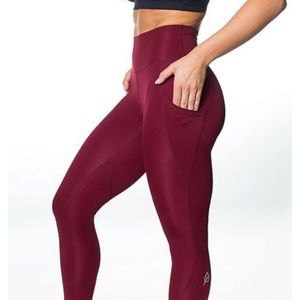 P’tula Raenell Sleek Legginf port wine red  Med